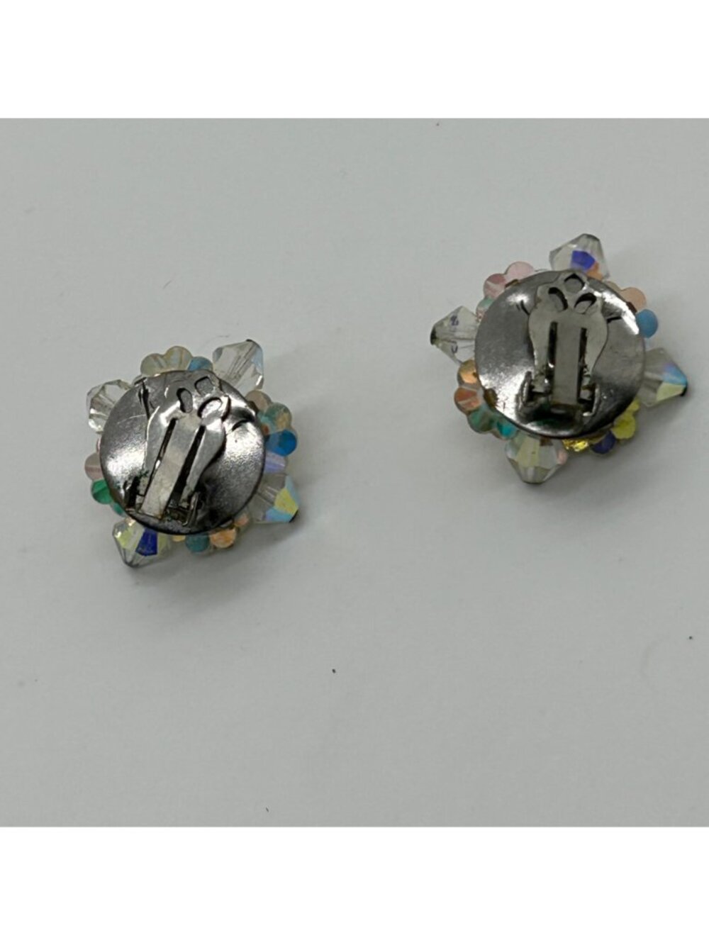 Vtg 1950s Aurora Borealis AB Crystal Cluster Marguerite Flower Clip On Earrings - Picture 9 of 14